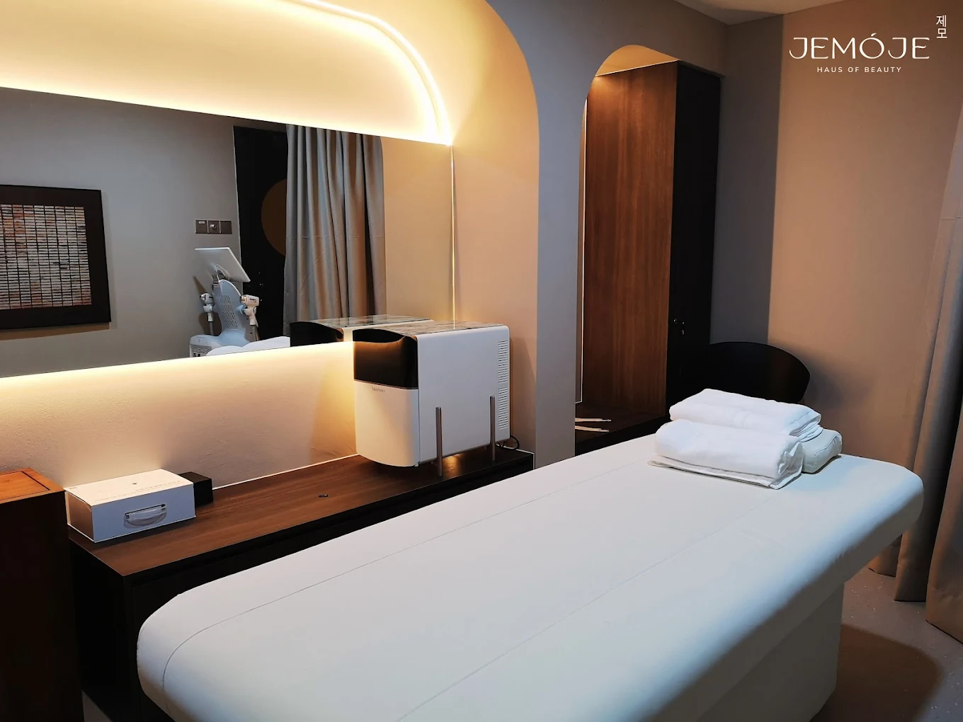 Explore JEMOJE beauty spaces by branch.