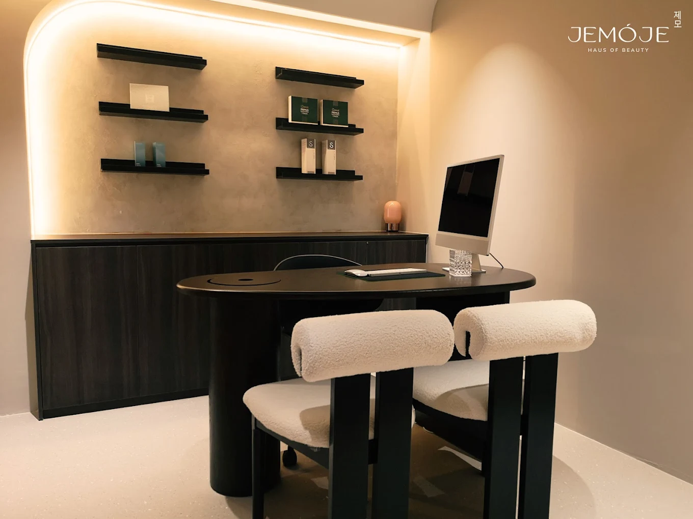 Explore JEMOJE beauty spaces by branch.